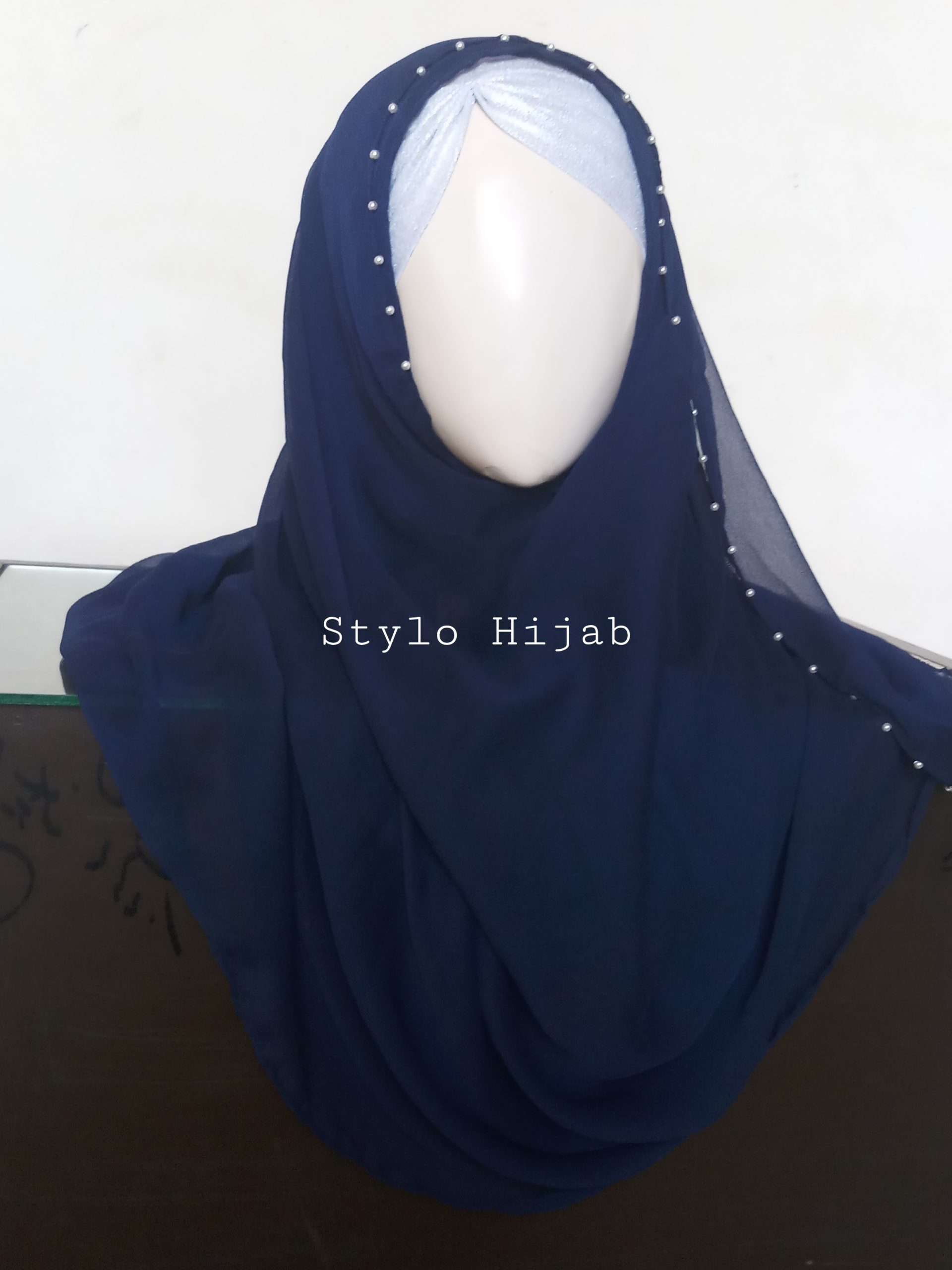 Beaded Pinless Hijab - Image 2