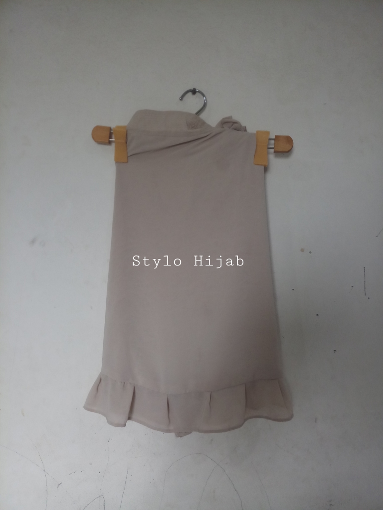 Girls Golden Pinless Hijab - Image 2
