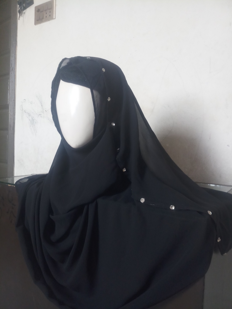 Black Diamondize Double Loop Pinless Hijab